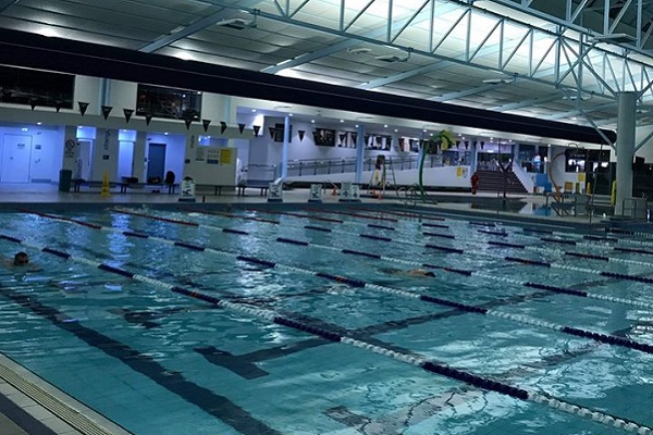 Sutherland Shire Leisure Centre tells 12yo she must wear tampons to swim