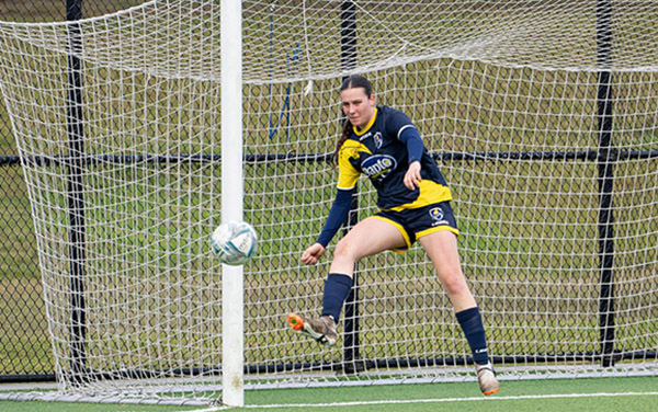 University of Wollongong to launch pilot program for women’s high performance football