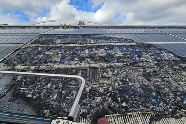 More than 2000 people evacuated from Sydney Olympic Park Aquatic Centre as a result of roof fire